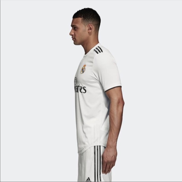 Adidas REAL MADRID HOME AUTHENTIC JERSEY CG0561 - Picture 3 of 8